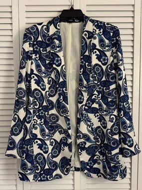 EXPRESS BLUE WHITE PAISLEY OPEN FRONT BOYFRIEND BLAZER JACKET SZ L